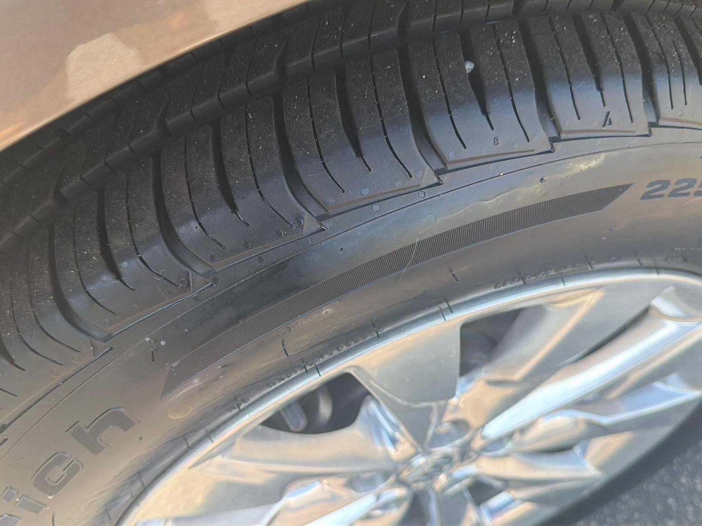 Certified 2018 Buick Envision Essence AWD/4WD image 39