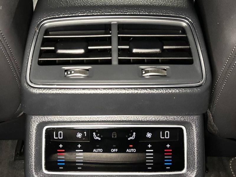 Used 2024 Audi Q8 e-tron Premium image 37