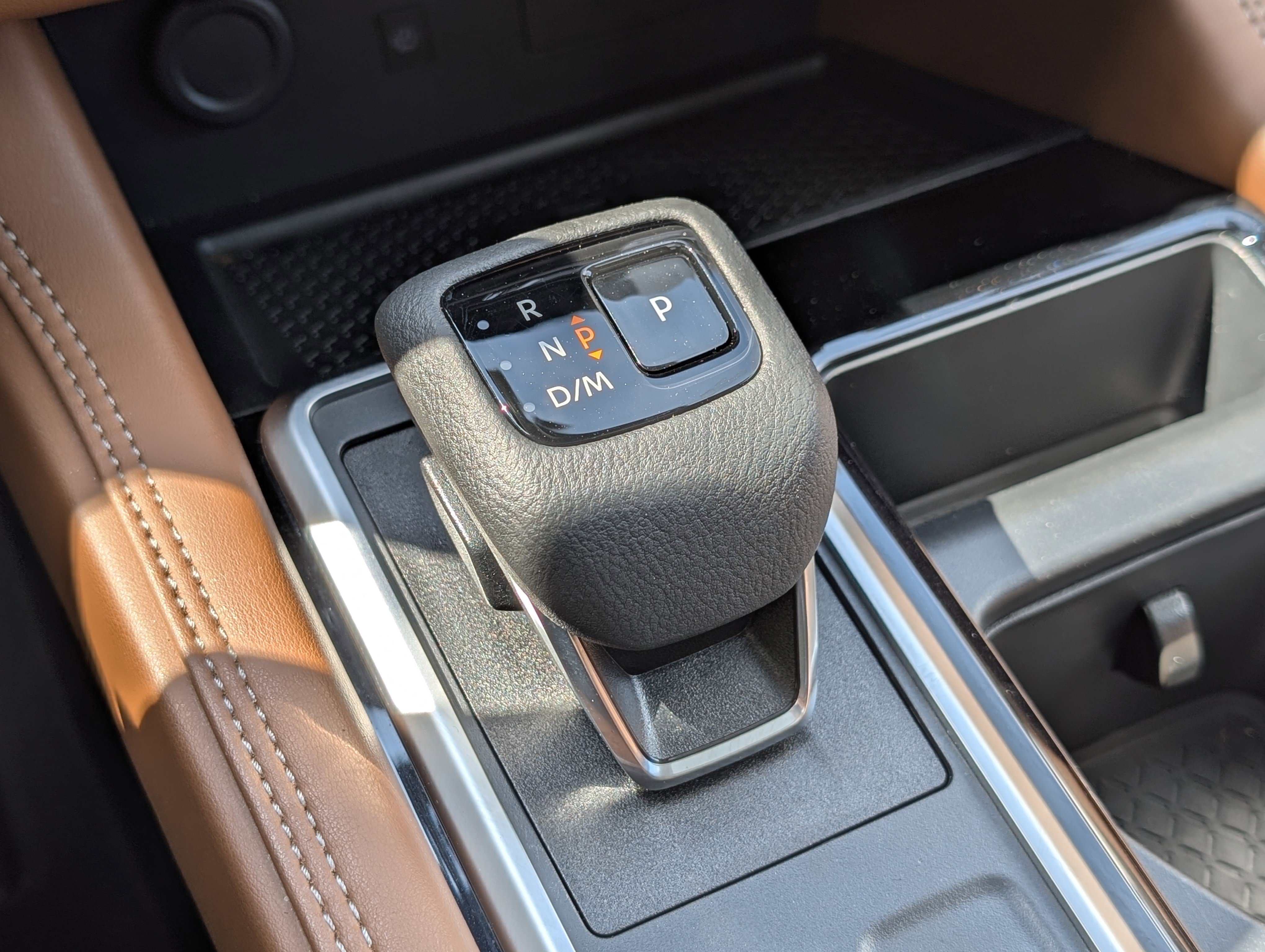 Used 2024 Nissan Pathfinder Platinum w/ Cargo Package image 33