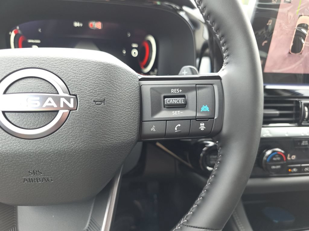 New 2026 Nissan Pathfinder Platinum FWD image 18