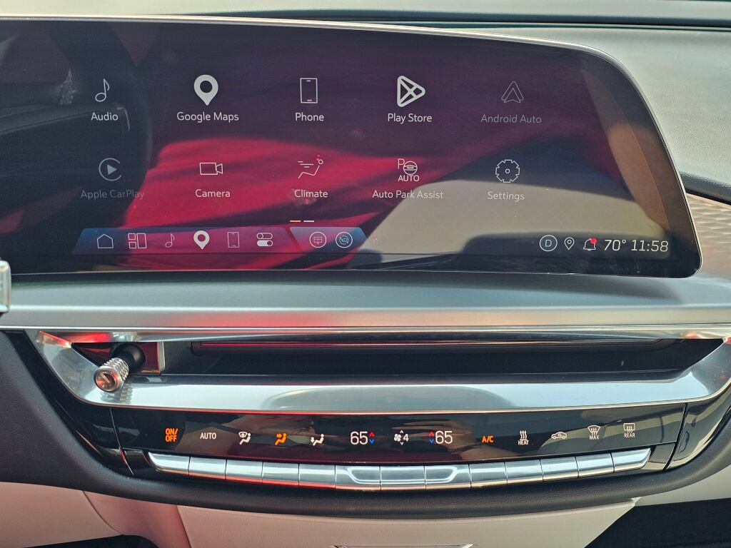 Used 2024 Cadillac Lyriq Luxury AWD/4WD image 14