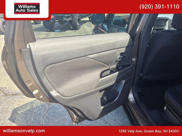 Used 2018 Mitsubishi Outlander LE AWD/4WD image 12