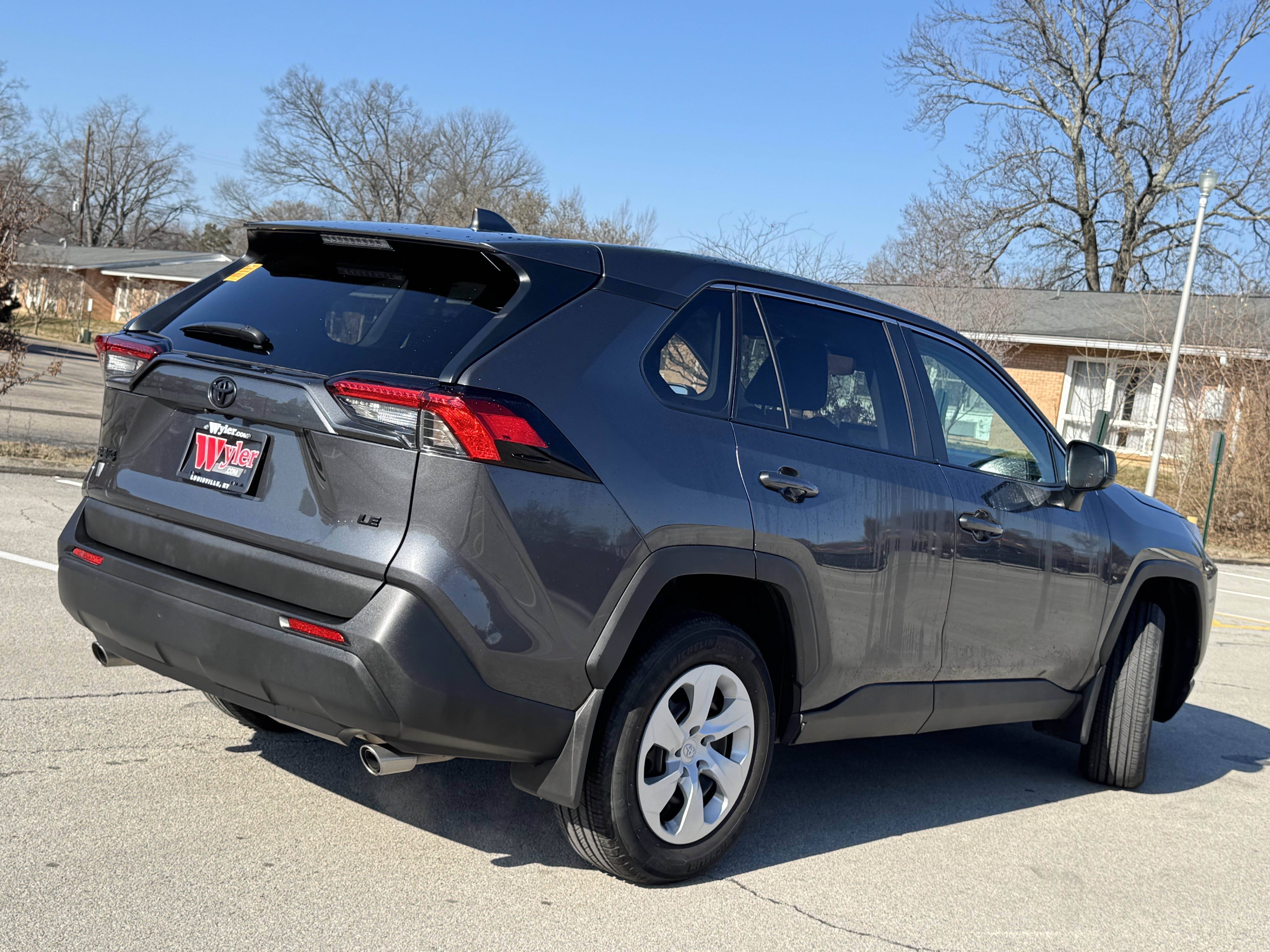 Used 2024 Toyota RAV4 LE video 2