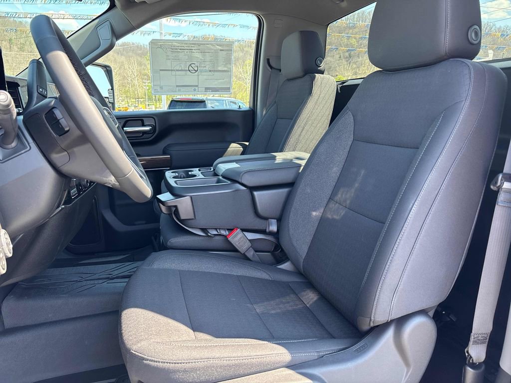 New 2026 Chevrolet Silverado 3500 LT image 11