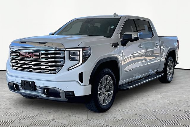 Used 2023 GMC Sierra 1500 Denali w/ Technology Package AWD/4WD image 3