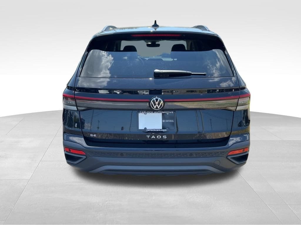 New 2025 Volkswagen Taos SE FWD image 6