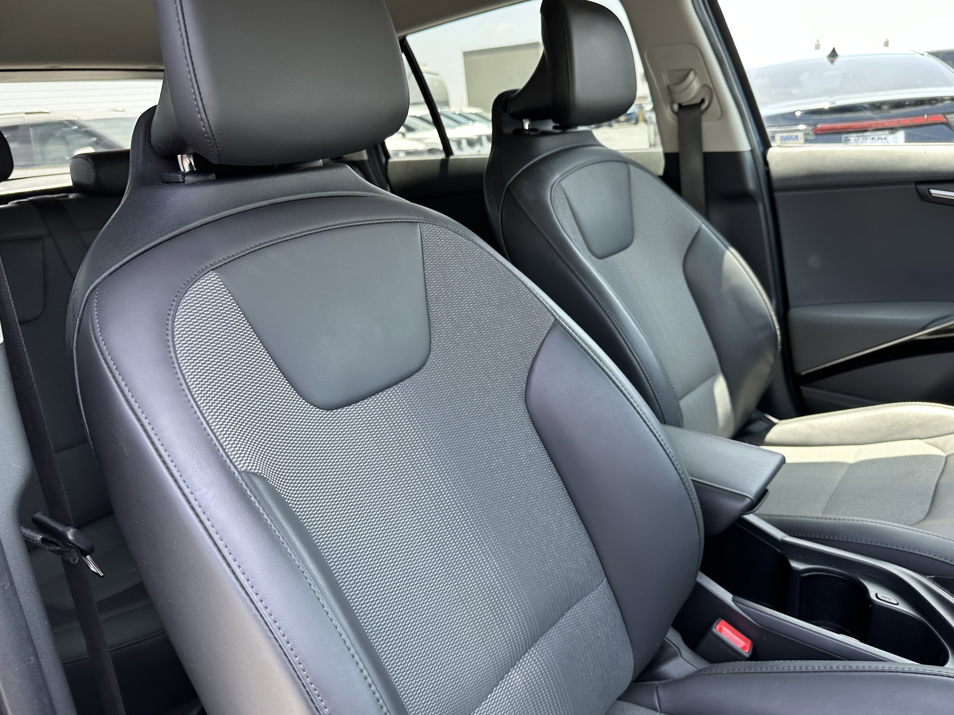 Used 2023 Kia Niro EX FWD image 18