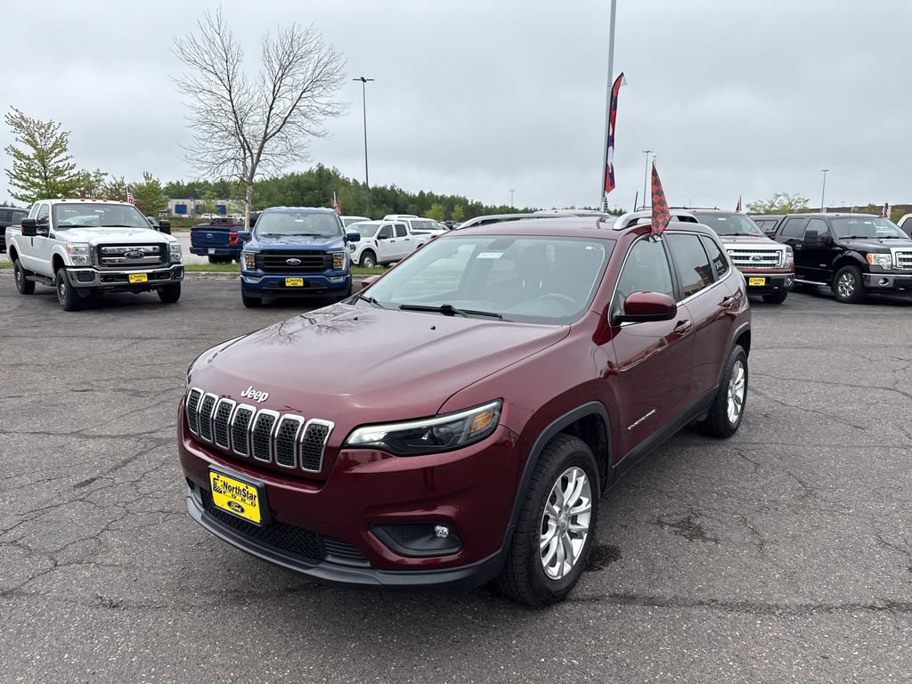 Used 2019 Jeep Cherokee Latitude w/ Cold Weather Group AWD/4WD image 2