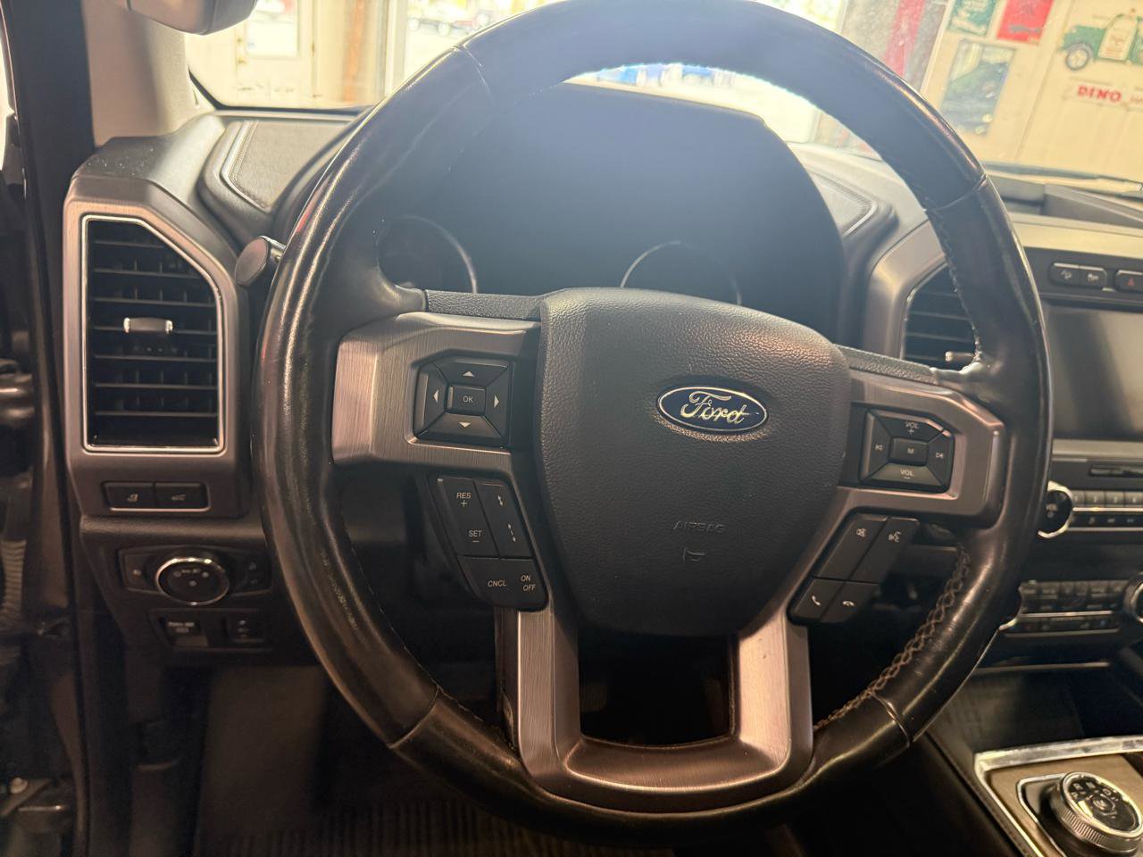 Used 2019 Ford Expedition Platinum AWD/4WD image 15