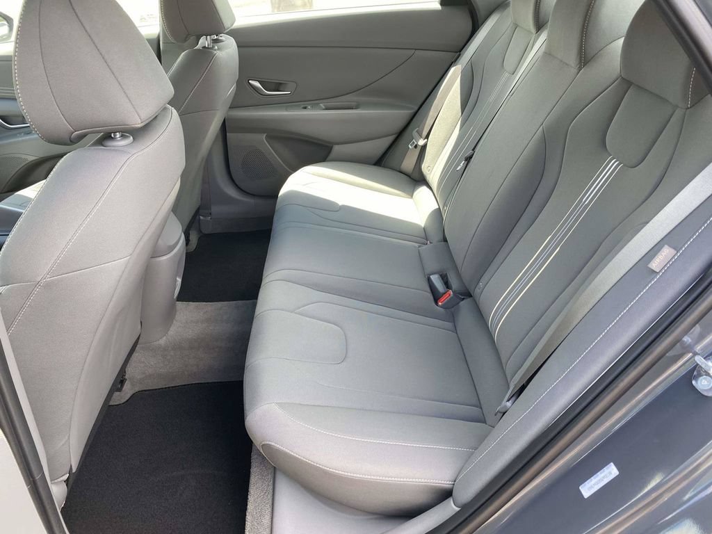 Certified 2025 Hyundai Elantra Sport FWD image 14