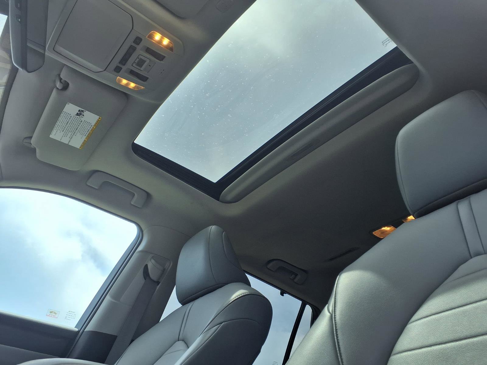 Used 2020 Toyota Highlander XLE FWD image 14