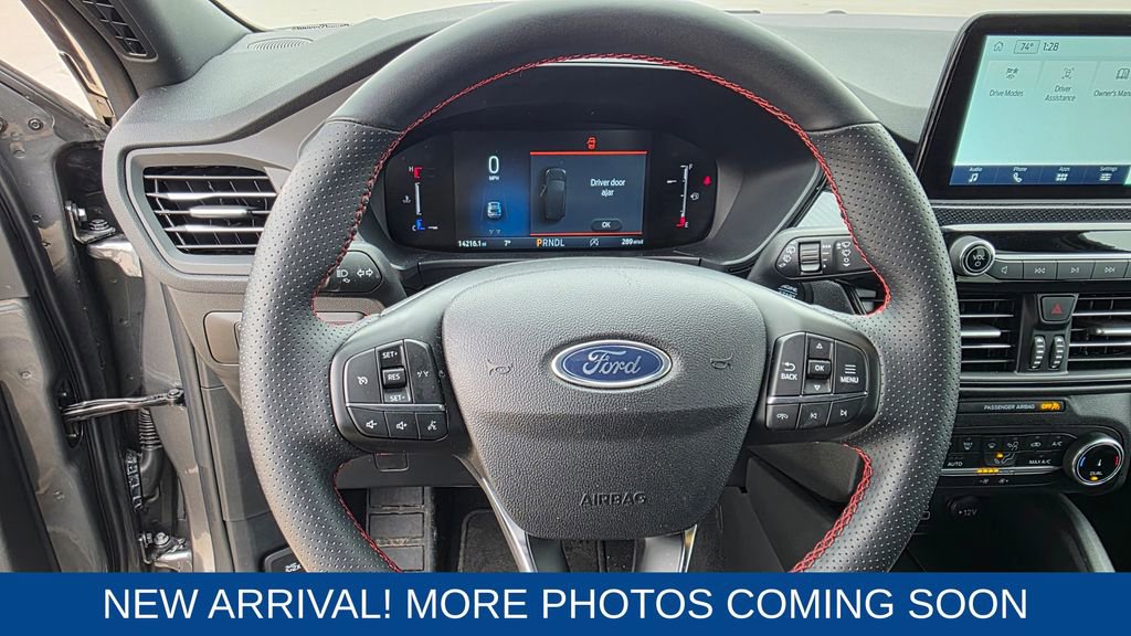 Used 2025 Ford Escape ST-Line image 14