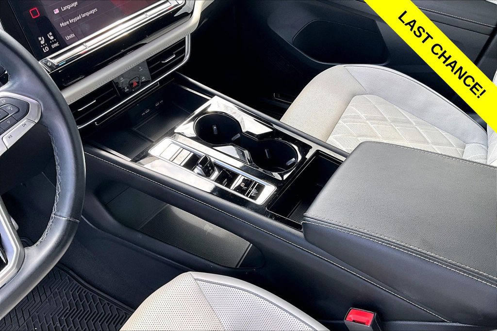 Used 2024 Volkswagen Atlas Cross Sport SEL Premium R-Line AWD/4WD image 15