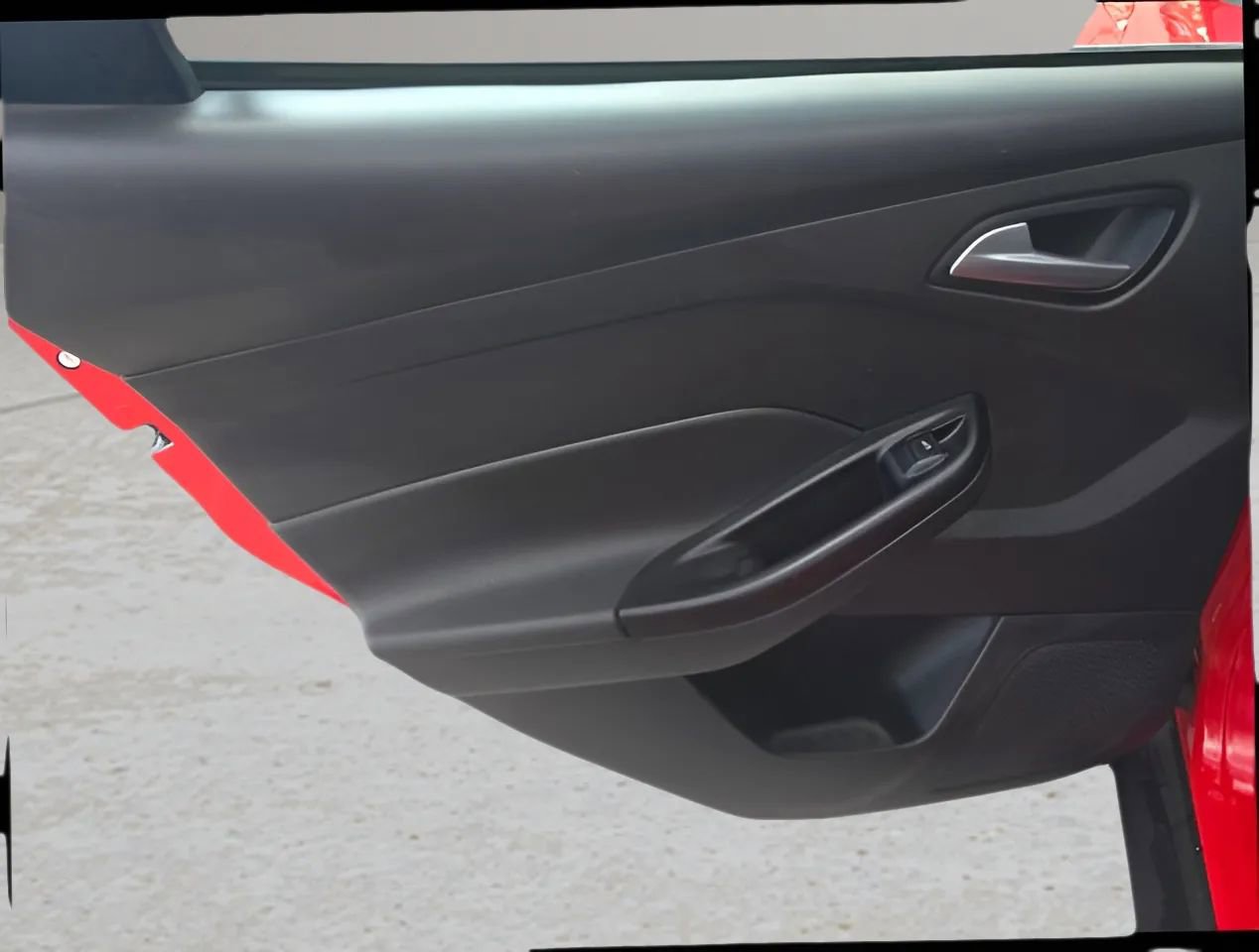 Used 2012 Ford Focus SE FWD image 9