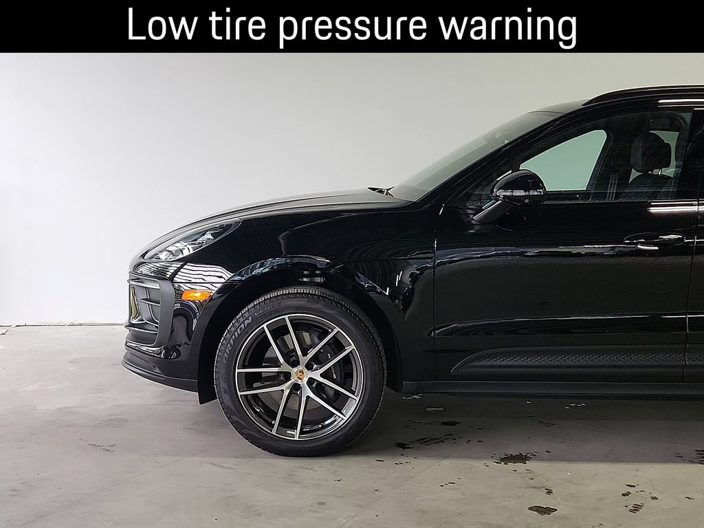 Certified 2026 Porsche Macan AWD/4WD image 6