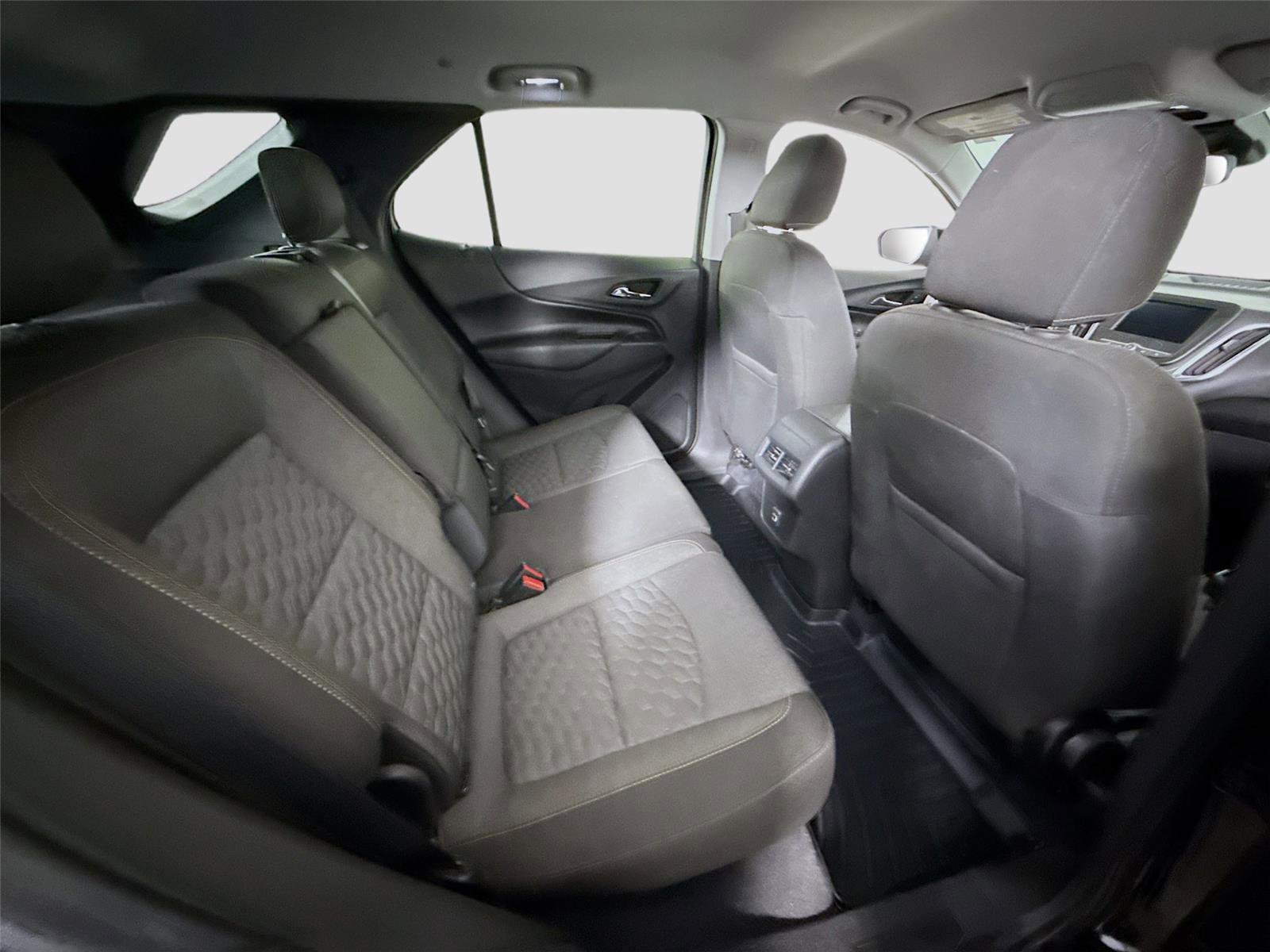 Used 2020 Chevrolet Equinox LT image 18