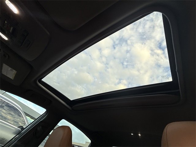 Used 2022 Toyota Avalon Limited image 21