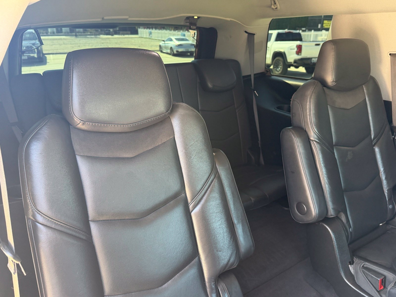 Used 2020 Cadillac Escalade Luxury AWD/4WD image 47