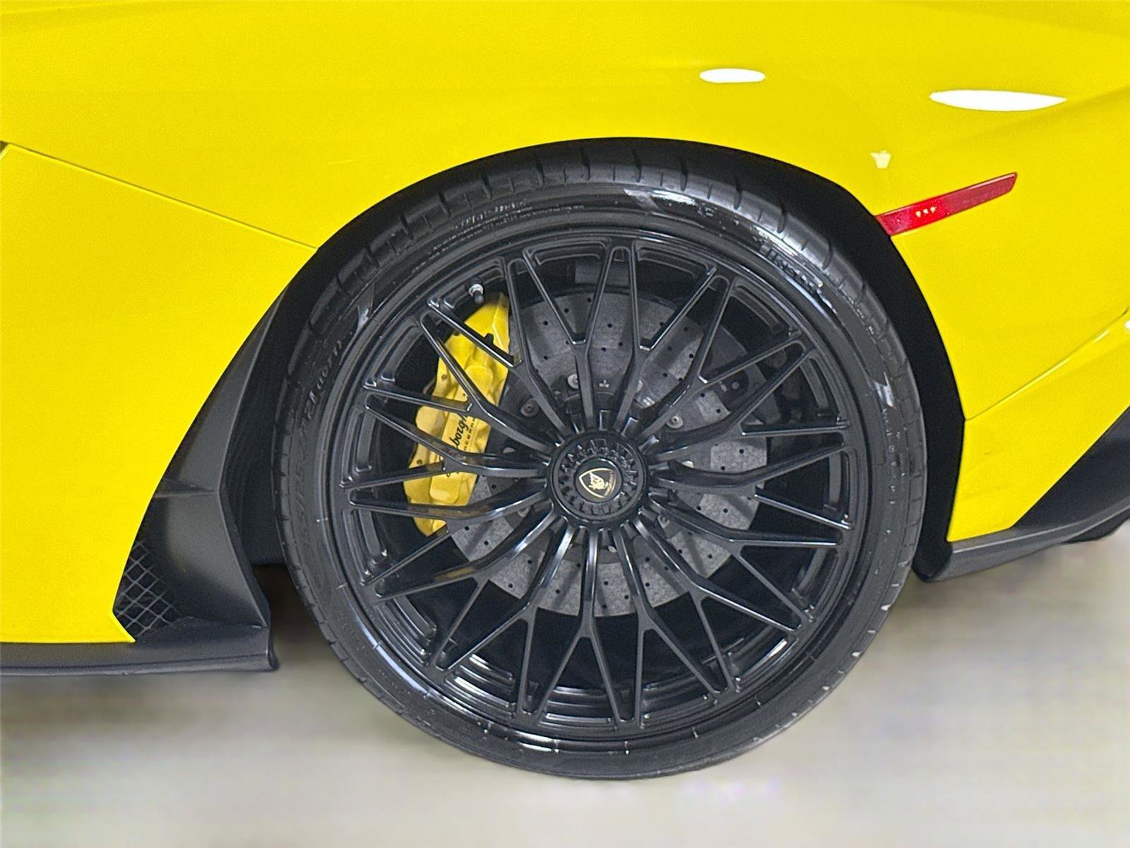 Used 2018 Lamborghini Aventador S AWD/4WD image 36