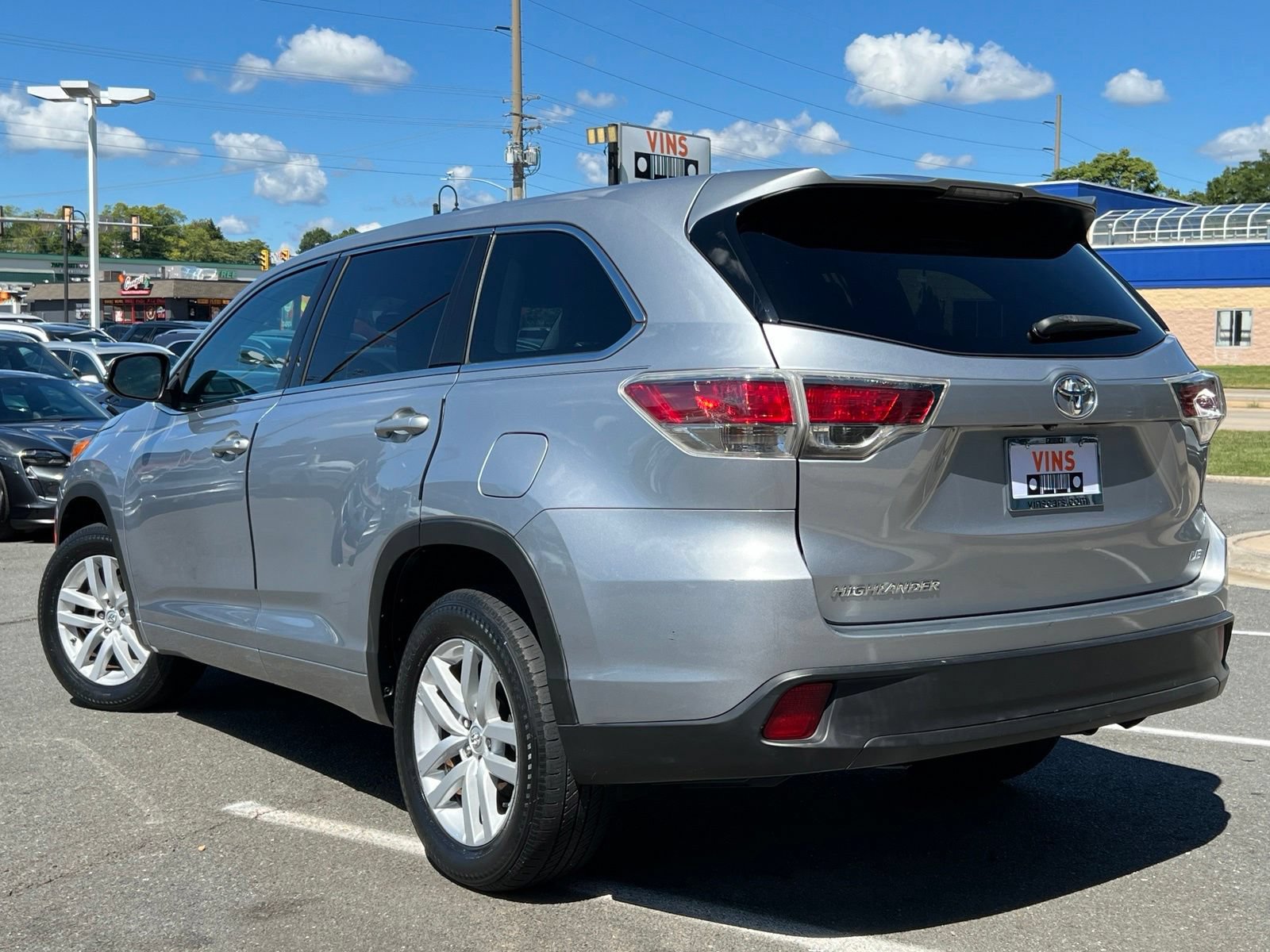 Used 2014 Toyota Highlander LE FWD image 8
