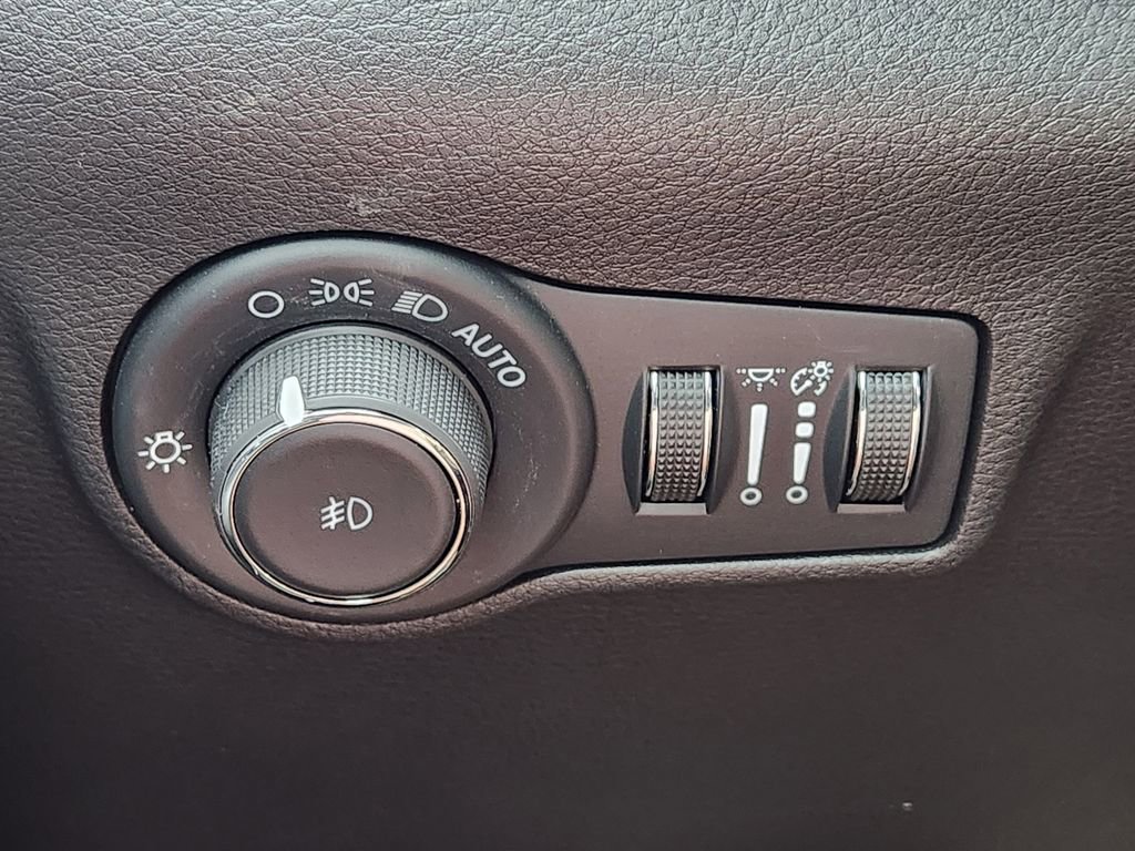 Used 2024 Jeep Compass Latitude AWD/4WD image 24