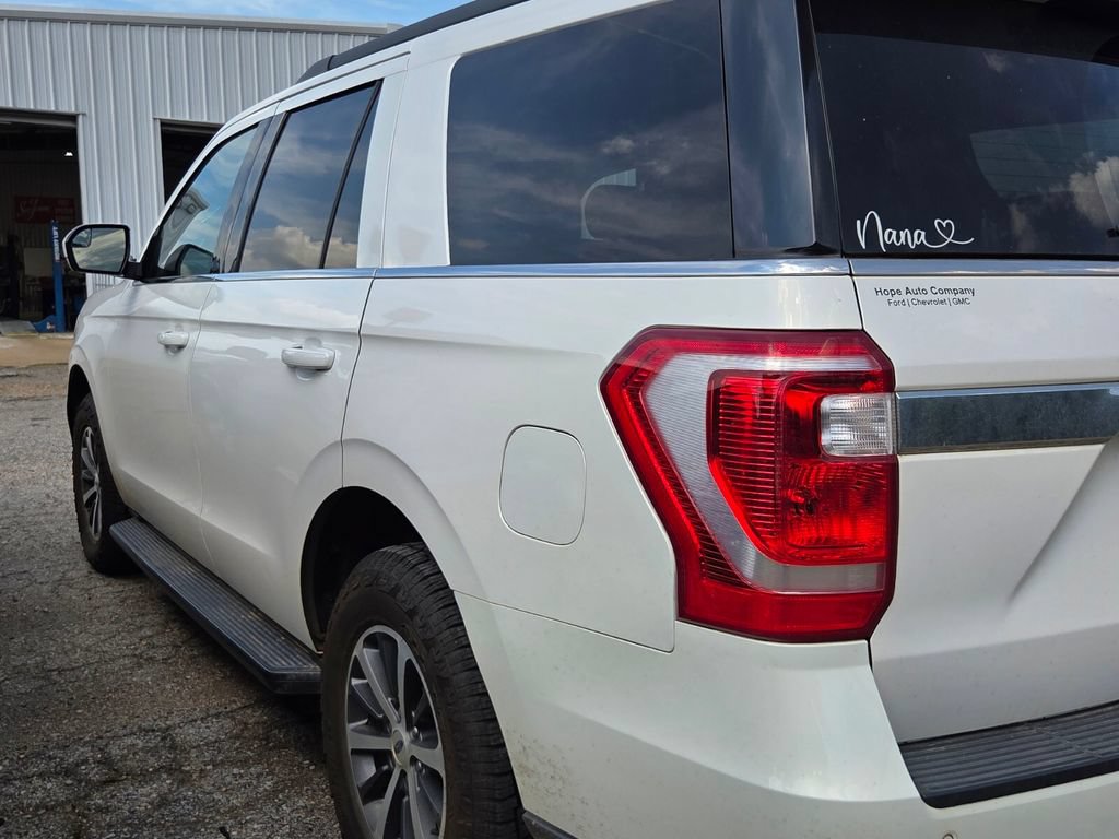 Used 2018 Ford Expedition XLT RWD image 9