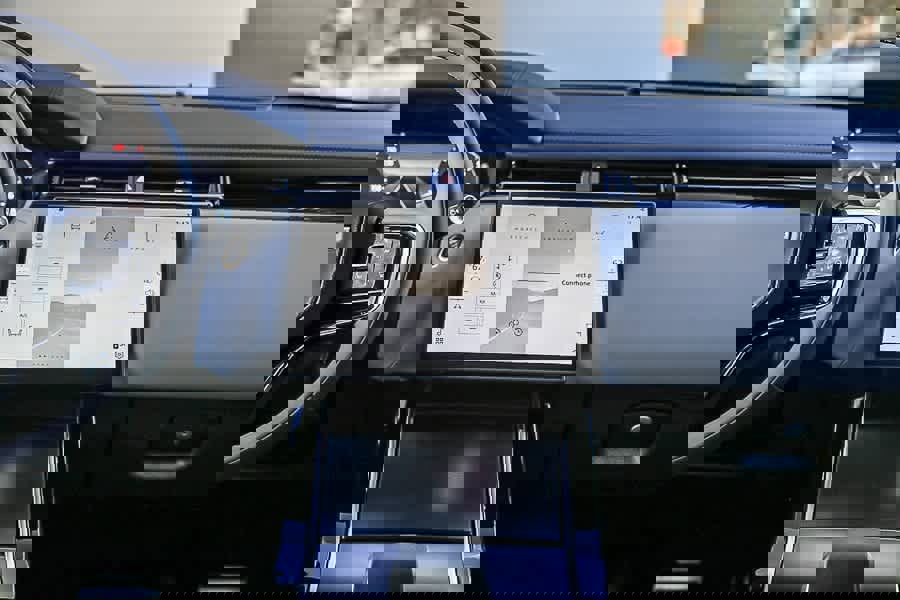 New 2026 Land Rover Range Rover Velar Dynamic SE image 13