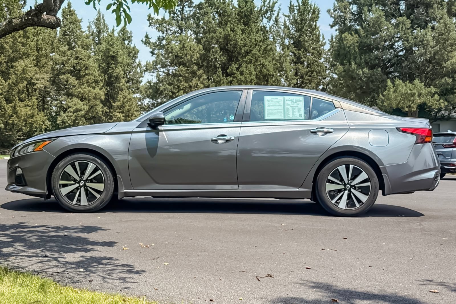 Used 2021 Nissan Altima 2.5 SV w/ SV Premium Package FWD image 8