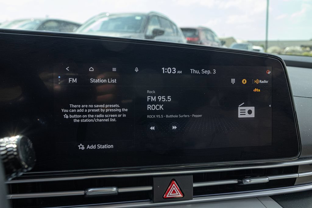 Certified 2024 Hyundai Elantra Limited FWD image 19