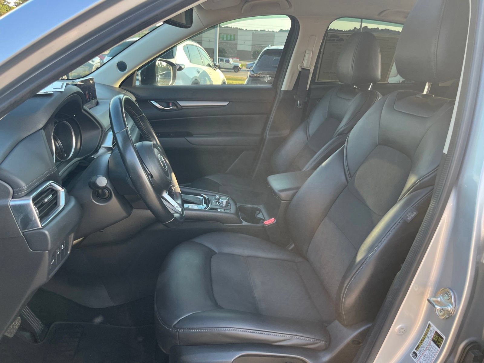 Used 2018 MAZDA CX-5 Touring w/ Preferred Equipment Package FWD image 29