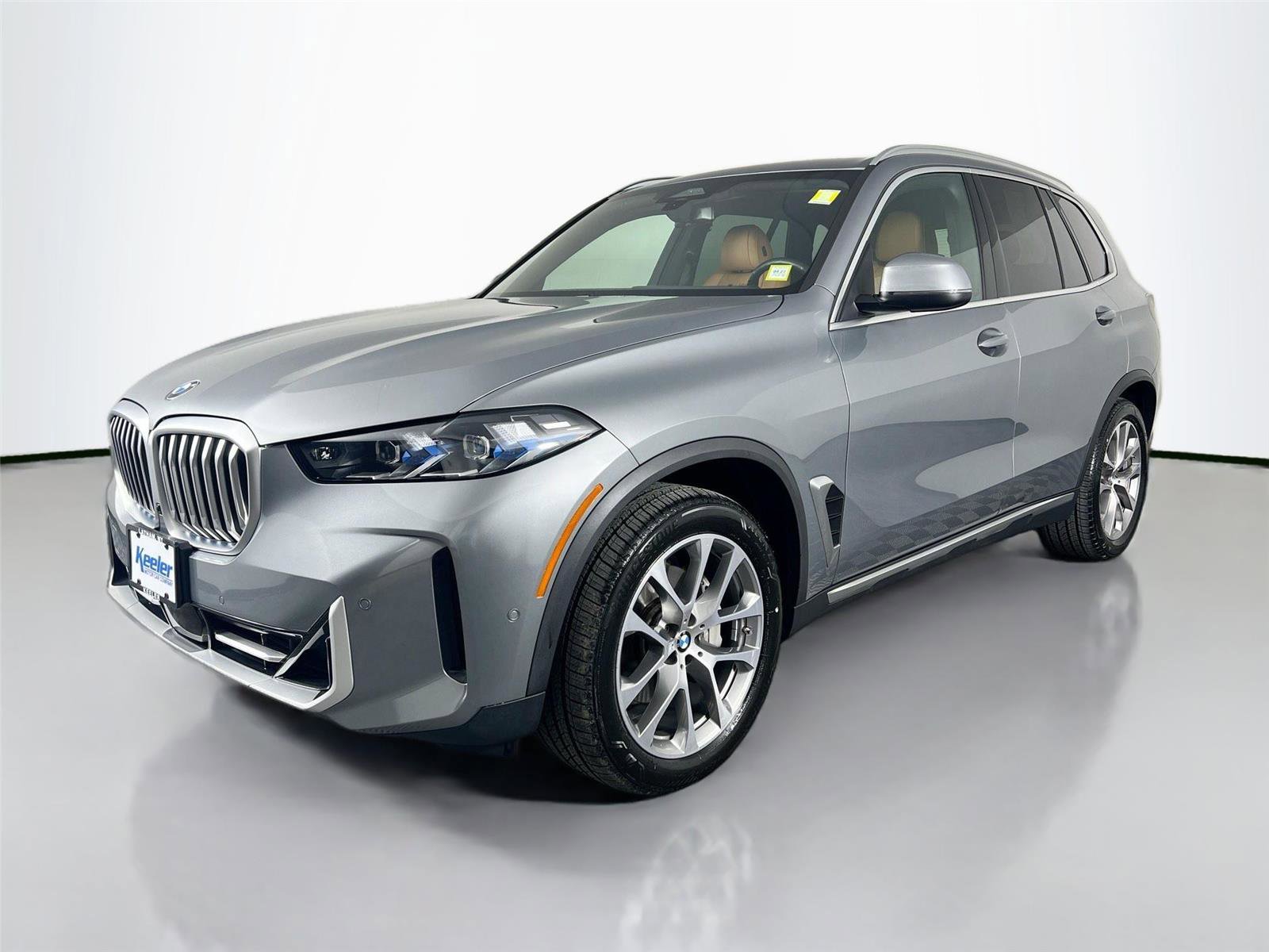 Certified 2024 BMW X5 xDrive40i w/ Premium Package AWD/4WD image 2