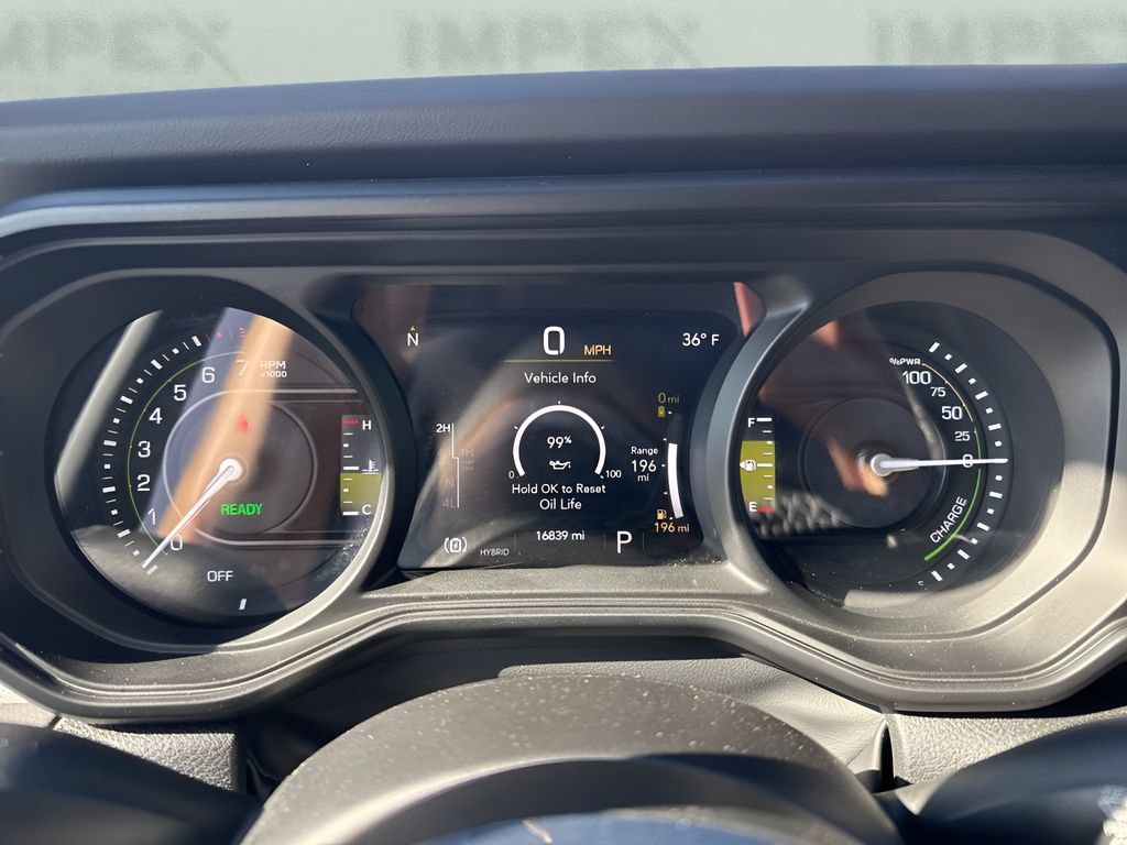 Used 2025 Jeep Wrangler Unlimited Sahara w/ Safety Group AWD/4WD image 24