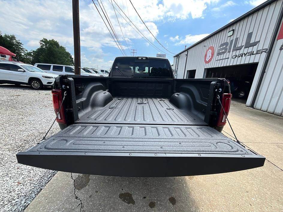 New 2026 RAM 2500 Big Horn AWD/4WD image 7