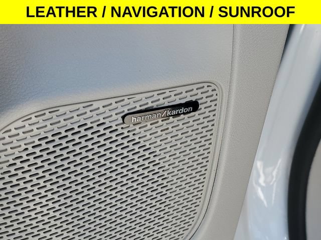 Used 2022 Chrysler Pacifica Limited FWD image 16