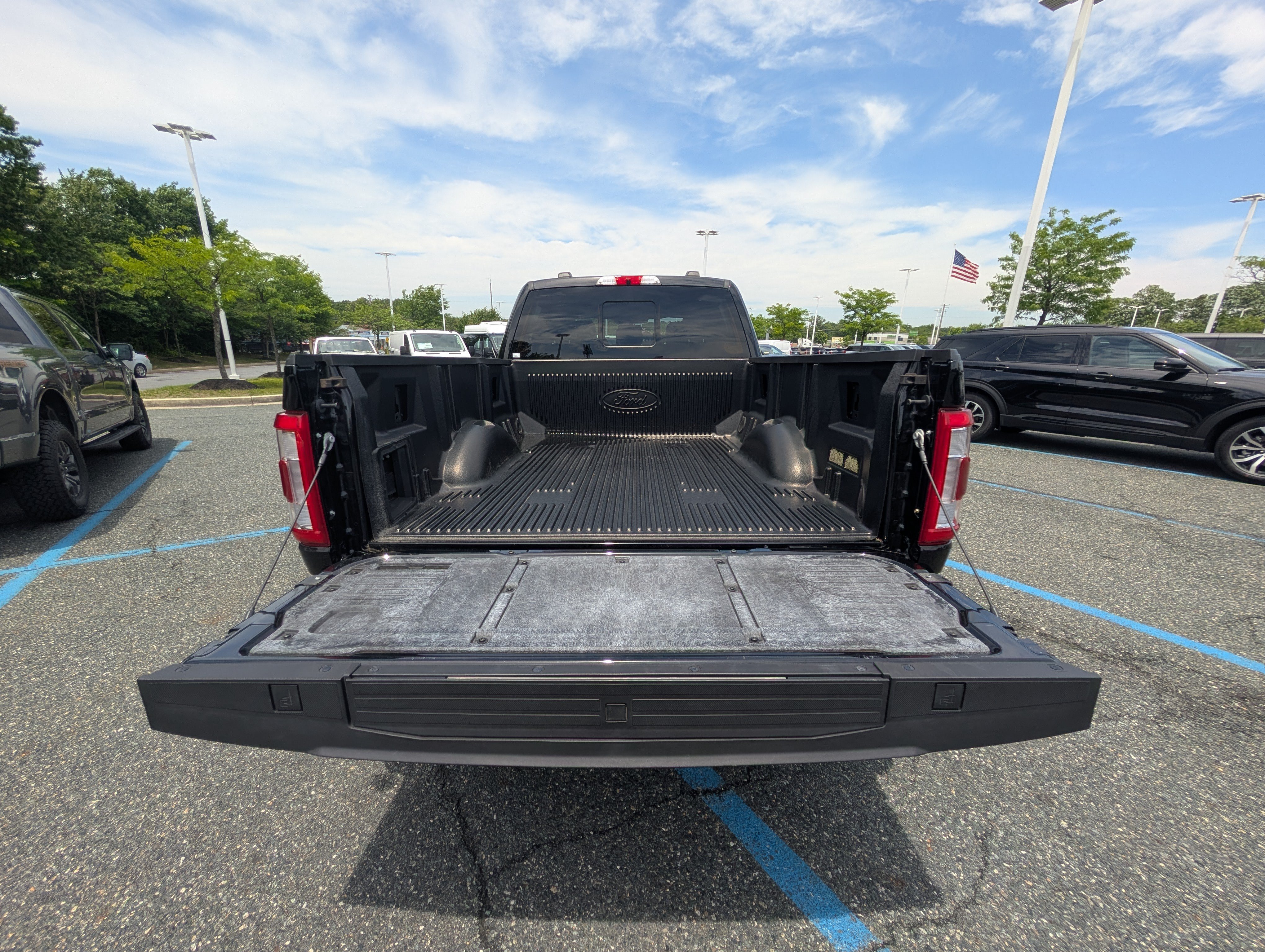 Certified 2021 Ford F150 Lariat w/ Max Trailer Tow Package AWD/4WD image 12