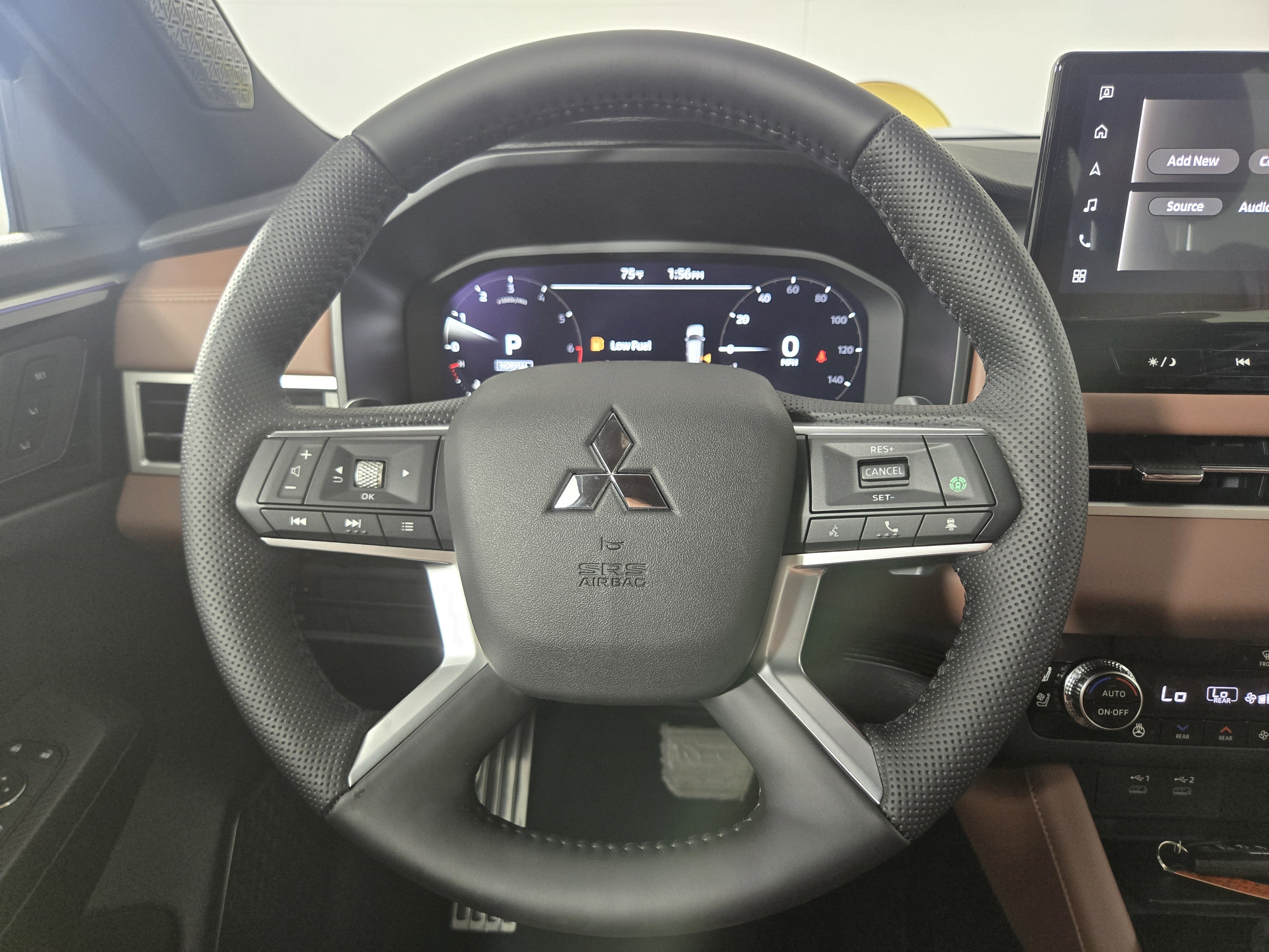 New 2025 Mitsubishi Outlander SEL image 14