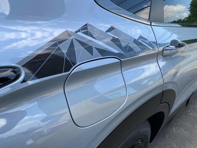 New 2025 Mitsubishi Outlander Trail Edition image 4