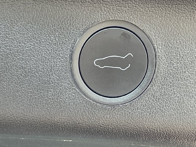 Used 2025 Tesla Model Y Long Range RWD image 25