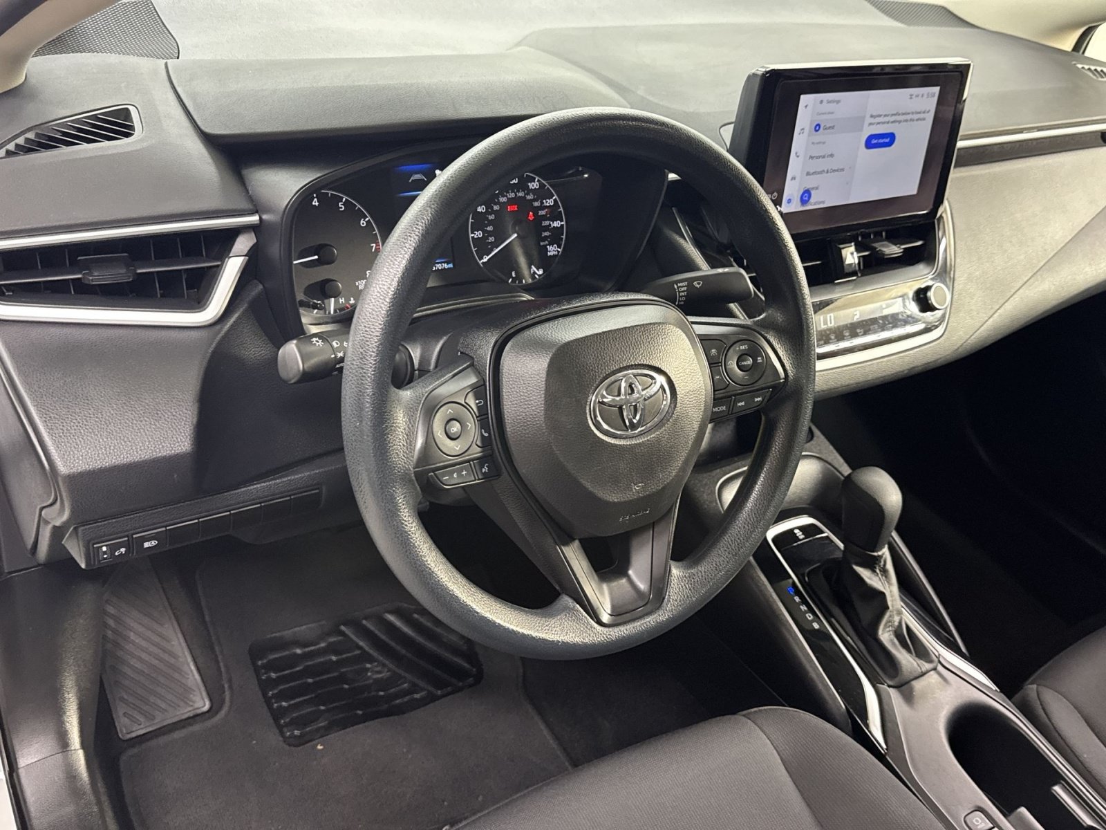 Used 2024 Toyota Corolla LE FWD image 13
