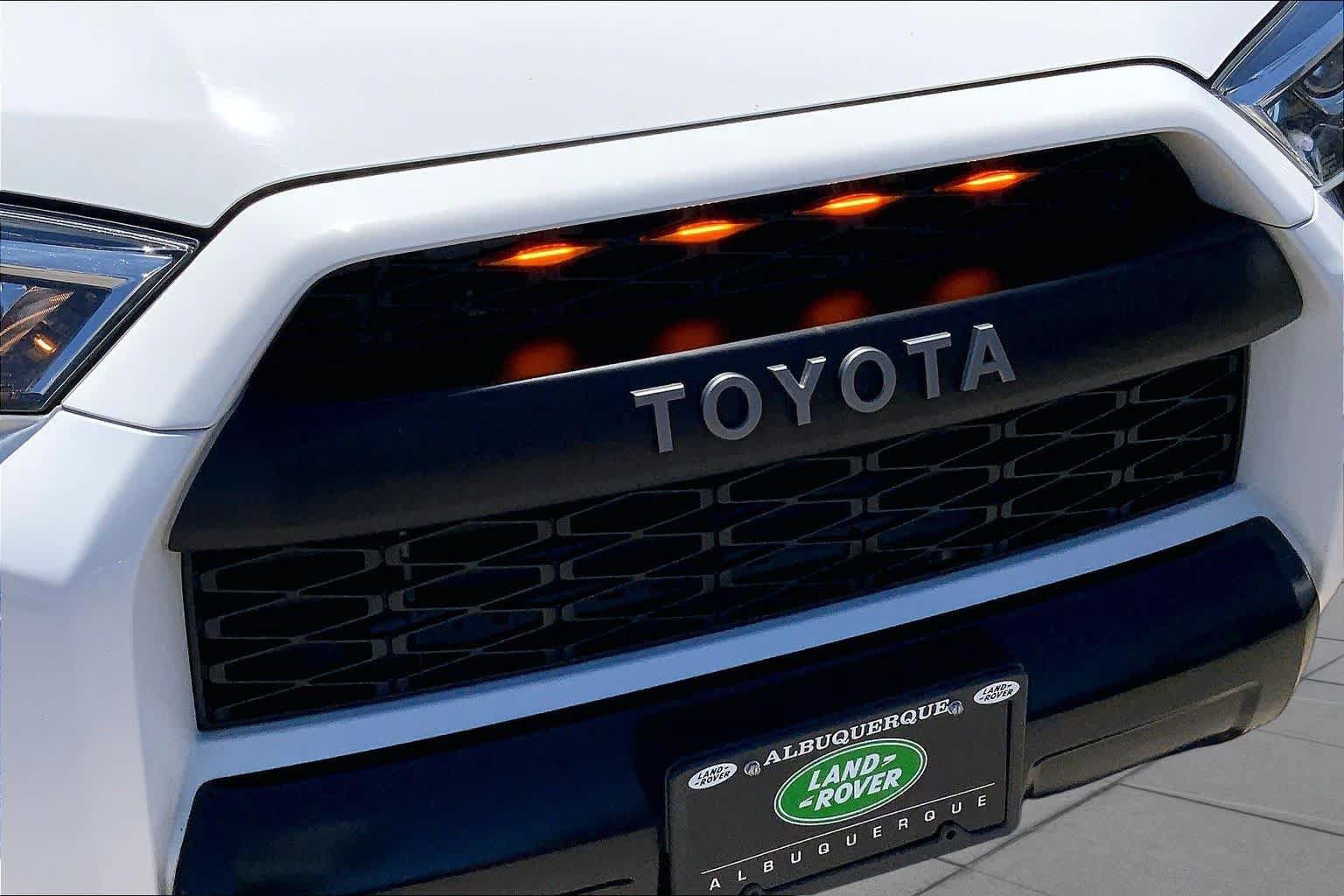 Used 2019 Toyota 4Runner SR5 AWD/4WD image 29