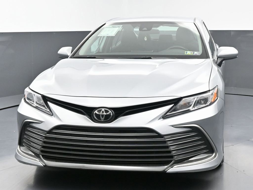 Used 2024 Toyota Camry LE image 5