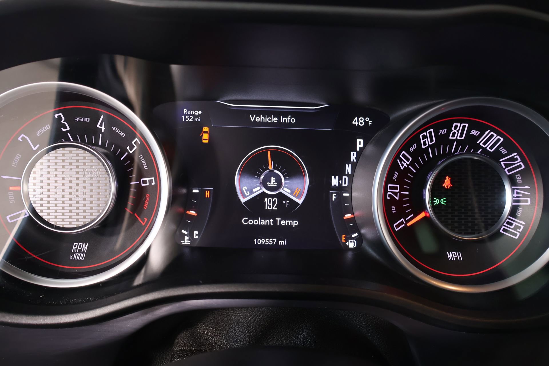 Used 2015 Dodge Challenger SXT RWD image 4