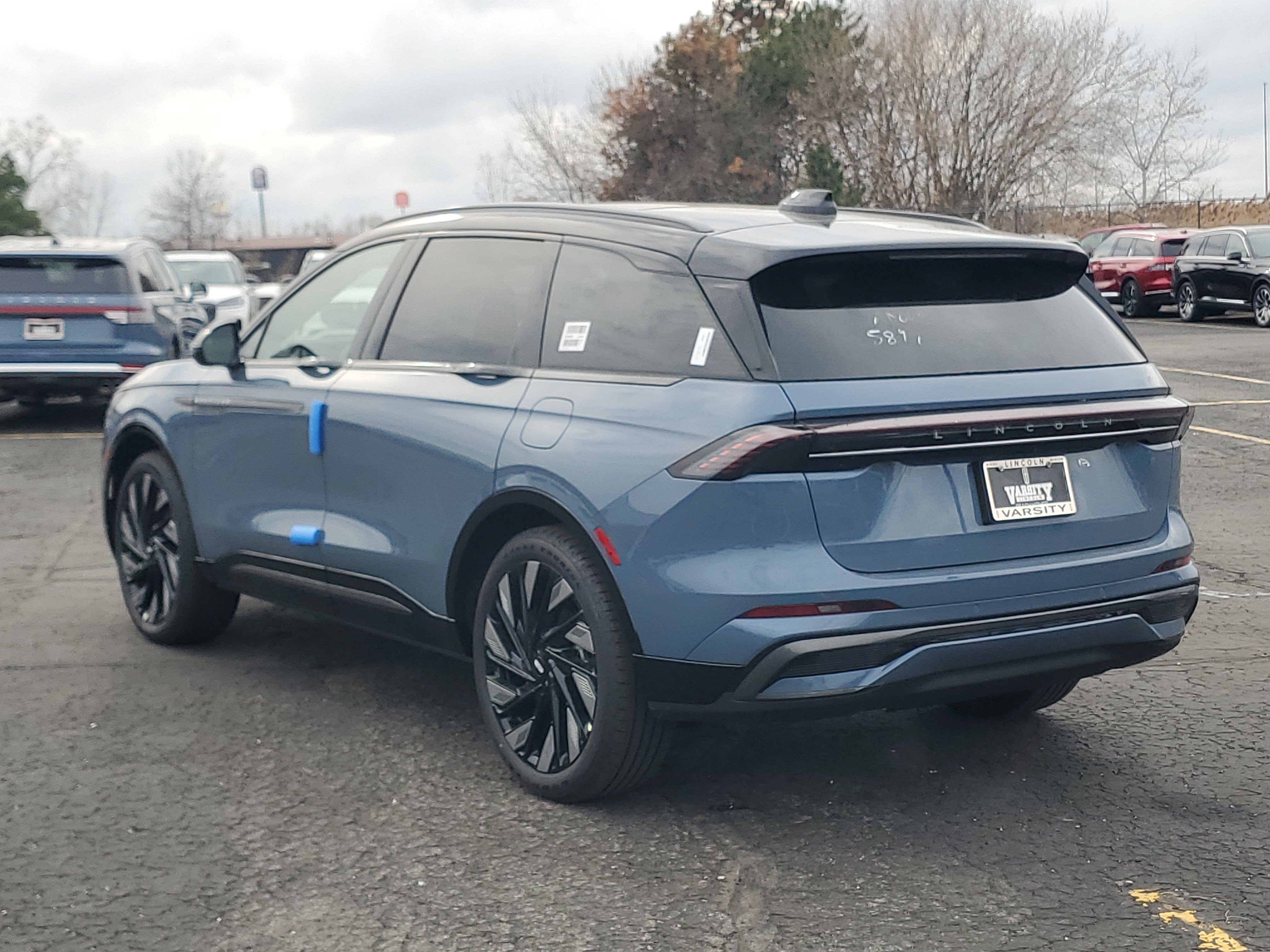 New 2026 Lincoln Nautilus Reserve w/ Jet Appearance Package image 3