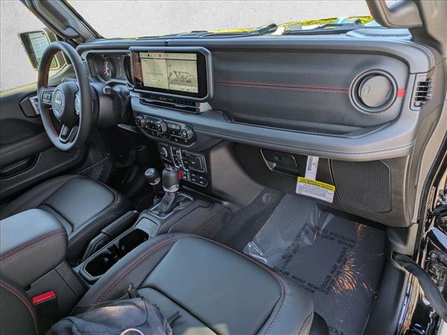 Certified 2024 Jeep Wrangler Unlimited Rubicon w/ Convenience Group image 18