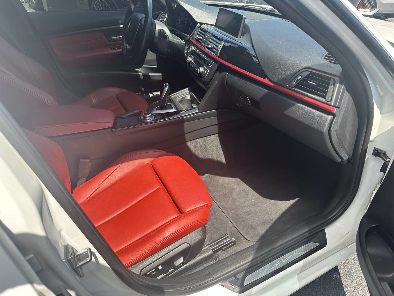Used 2013 BMW 328i xDrive Sedan AWD/4WD image 12