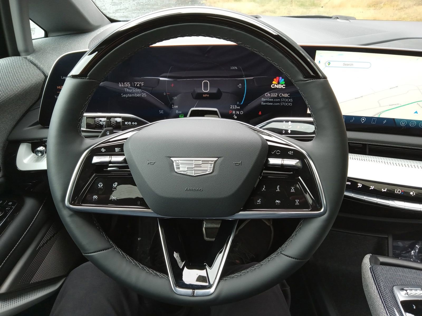 New 2025 Cadillac Optiq Luxury 2 w/ LPO, ONYX Package image 12