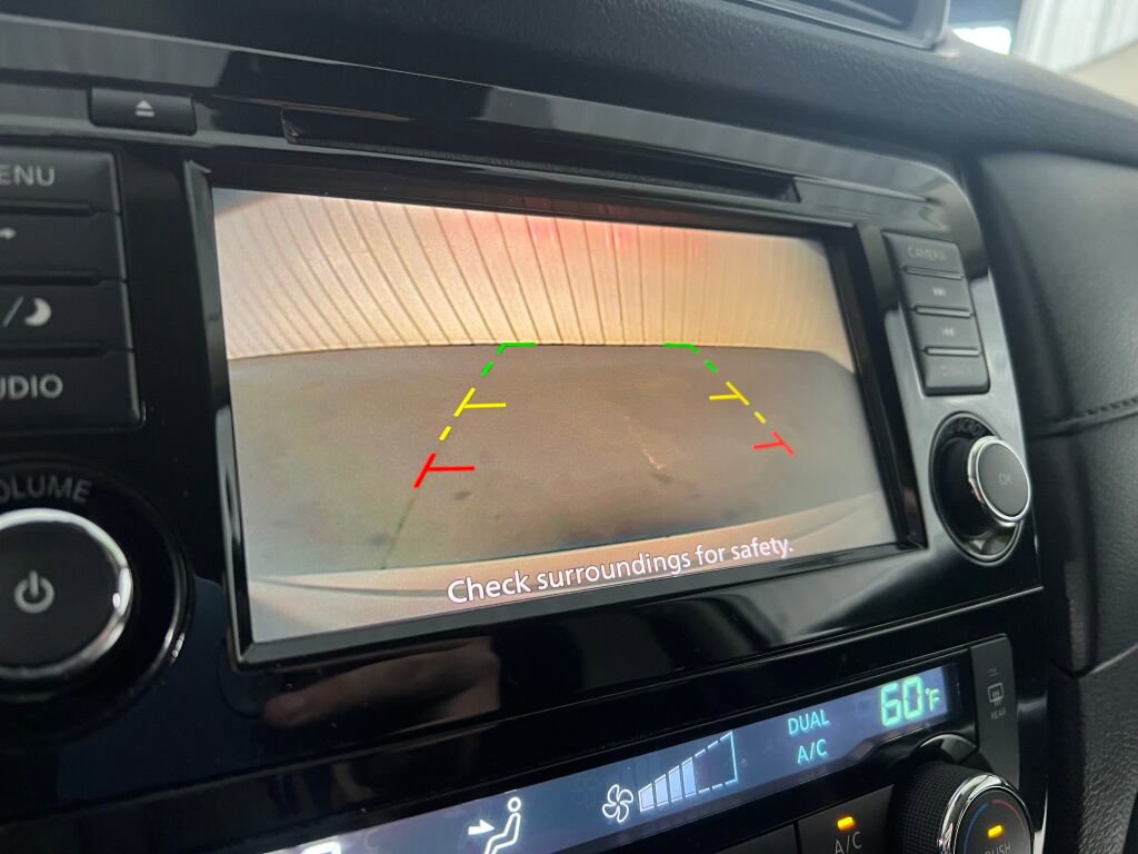 Used 2019 Nissan Rogue SV image 9