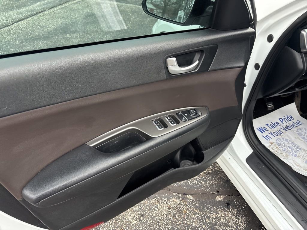 Used 2020 Kia Optima LX image 22