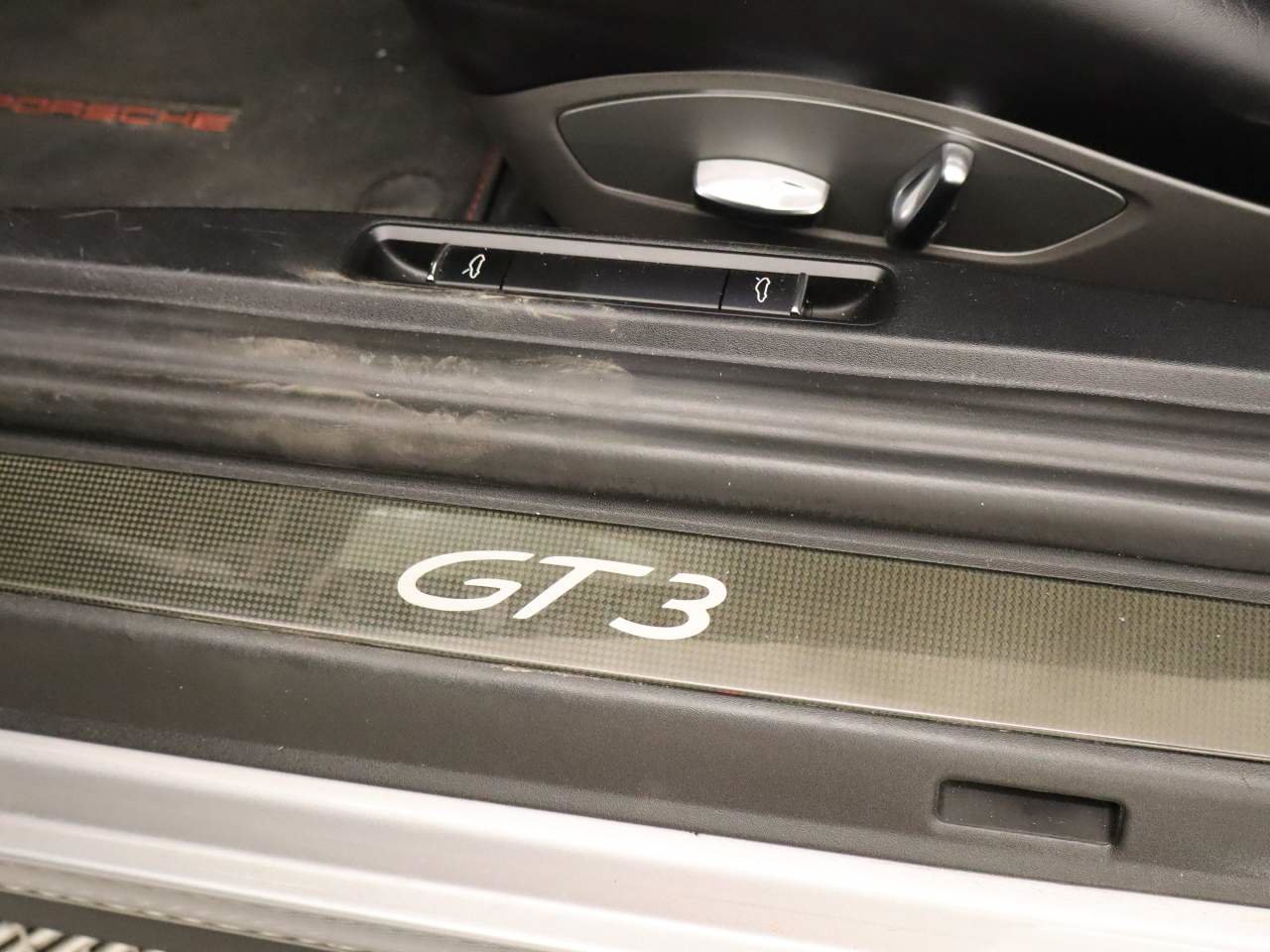 Used 2015 Porsche 911 GT3 RWD image 24