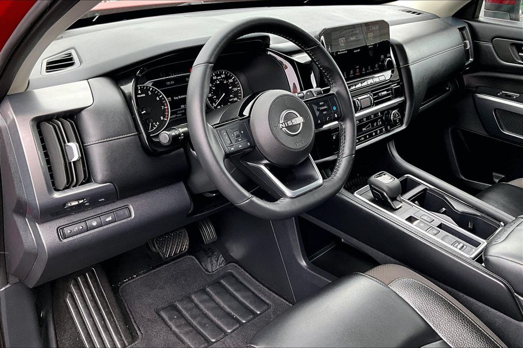 Used 2024 Nissan Pathfinder SL w/ Cargo Package FWD image 16